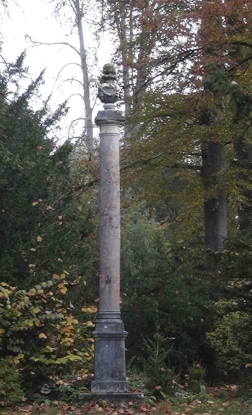 Statue colonne